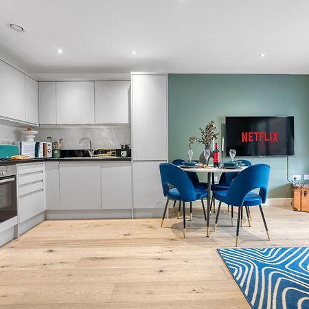 1 Bedroom Ocean Village Luxurious, Stylish & Cosy Apartment, Central Location In Southampton, Sleeps 4 - Summer Special Offer! - By Blue Puffin Stays Extérieur photo