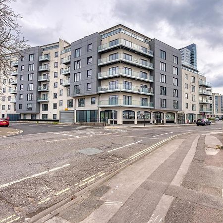 1 Bedroom Ocean Village Luxurious, Stylish & Cosy Apartment, Central Location In Southampton, Sleeps 4 - Summer Special Offer! - By Blue Puffin Stays Extérieur photo