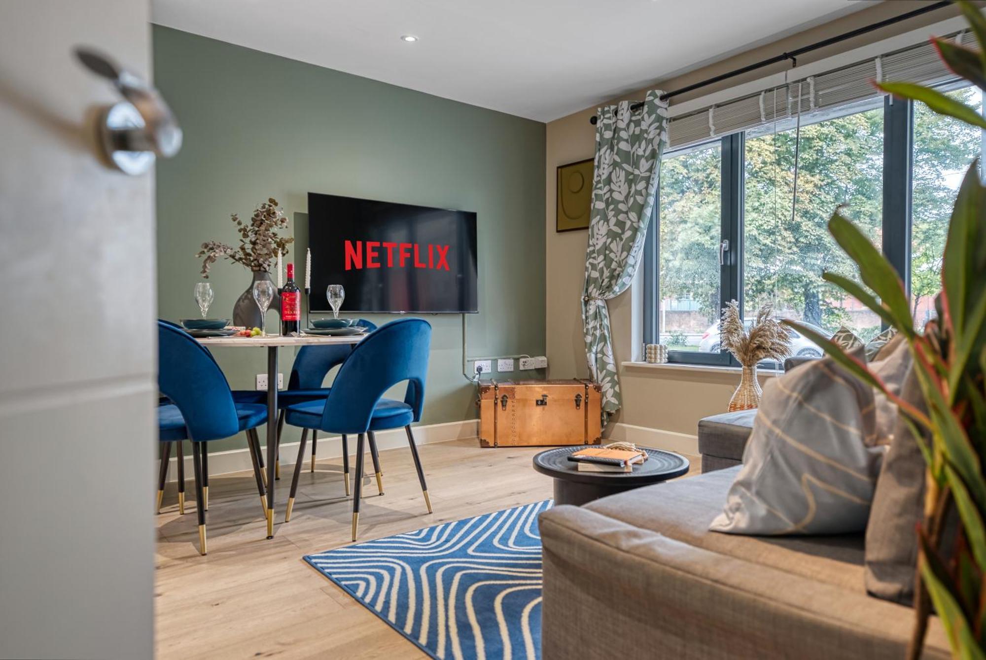 1 Bedroom Ocean Village Luxurious, Stylish & Cosy Apartment, Central Location In Southampton, Sleeps 4 - Summer Special Offer! - By Blue Puffin Stays Extérieur photo