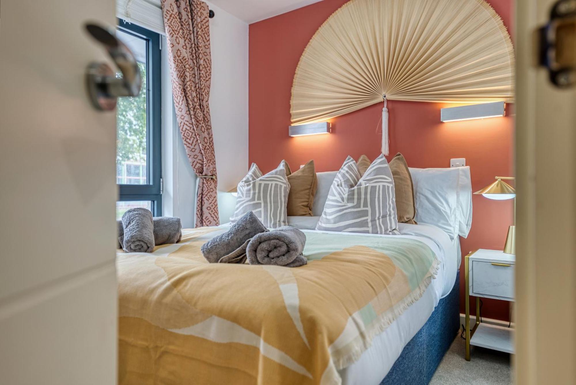 1 Bedroom Ocean Village Luxurious, Stylish & Cosy Apartment, Central Location In Southampton, Sleeps 4 - Summer Special Offer! - By Blue Puffin Stays Extérieur photo